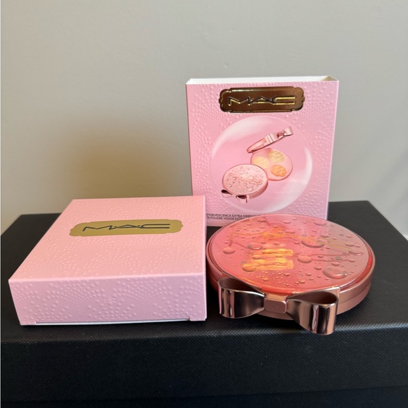 ❤️MAC Effervescence Extra Dimension Facial Compact - Picture 5 of 6